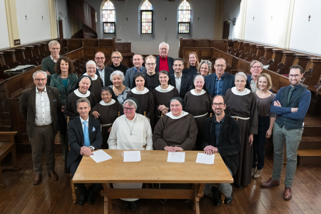 Clarissen Megen Nederland, Megen, ondertekening van verklaring van overdracht met de provincie en andere partijen.