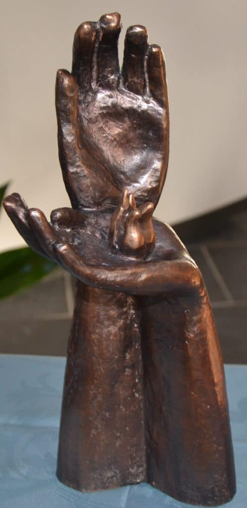 Beeldje Religieuzenprijs KNR