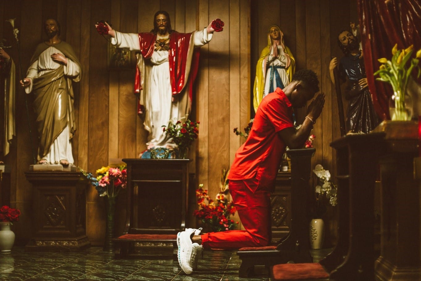 Jezusschoenen in kapel