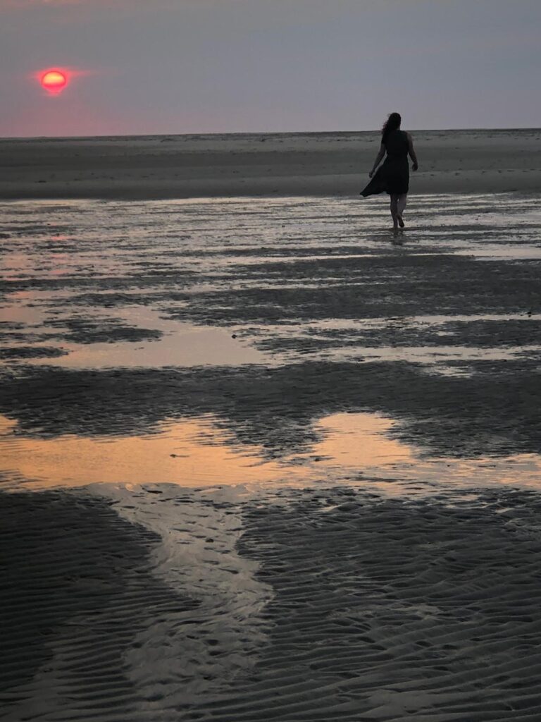 Marieke op het strand